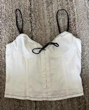 White Fox Boutique White Top thumbnail 1