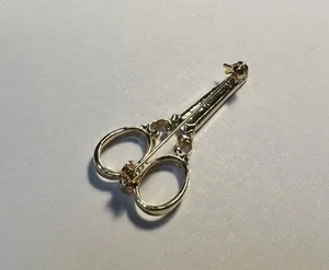Gold Tone Scissors Rhinestone Brooch Pin Novelty NWOT thumbnail 9