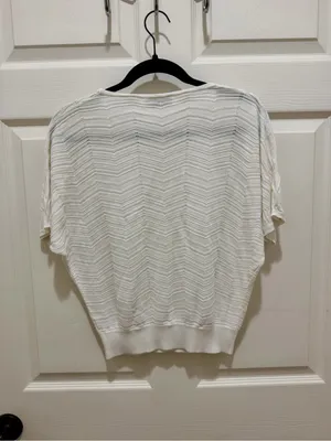 Tre Boutique White Chevron Dolman Sleeve Ribbed Hem Crewneck Sweater Size Small thumbnail 4