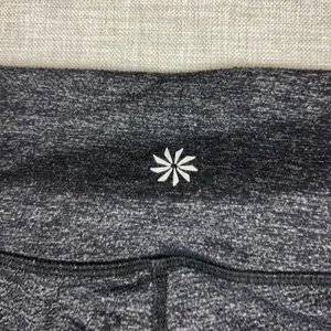 Athleta Leggings Womens L Gray Capri Flecked Nylon Polyester Spandex Yoga thumbnail 4
