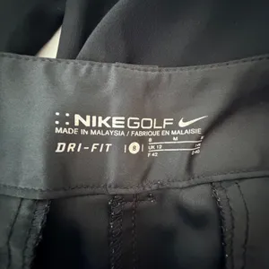 Nike‎ Golf Dri-FIT Womens 8 Black Cropped Trousers Pants Activewear Capri Sporty thumbnail 5