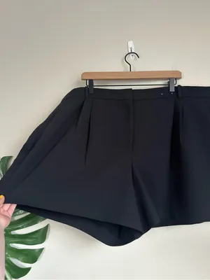 Abercrombie & Fitch Sloane Tailored Shorts thumbnail 3