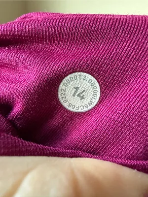 Lululemon InStill High-Rise Crop 23" Magenta Purple Size 14 thumbnail 5