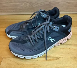 On Running Cloudflow Women's Sneakers thumbnail 1