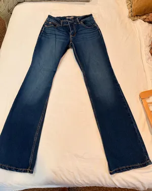 Wrangler Women’s Boot Cut Stretch Jeans Medium Wash Mid Rise Size 5/6 x 32 thumbnail 1