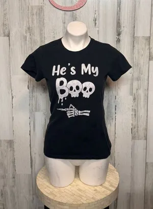 He’s My Boo Halloween Graphic Tee – Skeleton Pointing Shirt – Port & Company Rin thumbnail 1