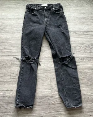 Abercrombie & Fitch - 90's Straight Ultra High Rise Size 28/6R Black Denim thumbnail 1