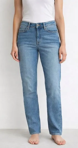 Levi’s 545 Low Waist Straight Leg Jeans Light Wash Size 8 thumbnail 1
