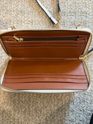 Women’s Cream Crossbody Wallet with Chain Strap thumbnail 7