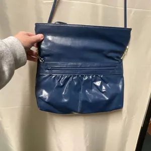 Vintage Valerie Barad blue leather crossbody handbag. thumbnail 3