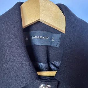 Zara Black Tailored Blazer with Cropped Silhouette Sz XS Lined‎ thumbnail 2