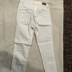 White garage jeans thumbnail 5