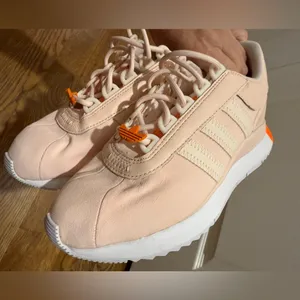 ADIDAS SI Andridge Womens Sneakers size 6.5 thumbnail 9