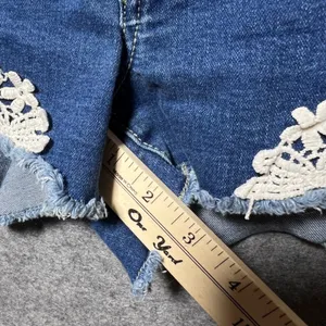 Bongo Blue Denim Shorts Crochet Lace Trim Distressed Frayed‎ Juniors Size 9 thumbnail 4