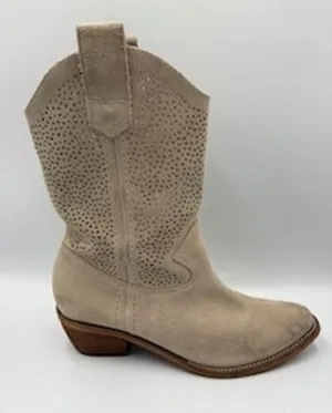 BCBGeneration‎ Suede Western Boots Tan Perforated Cowgirl Festival Tailgate 7.5 thumbnail 1