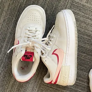 Nike Air Force 1 thumbnail 1