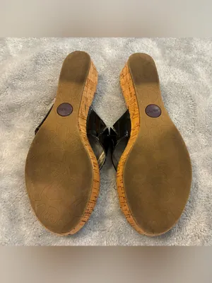 Women’s Me Too Brand Black Patent Cork Flip Flop Sandals Size 7.5 thumbnail 6