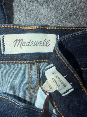 Madewell 9” High-Rise Skinny Jeans in Dark Indigo Wash thumbnail 9