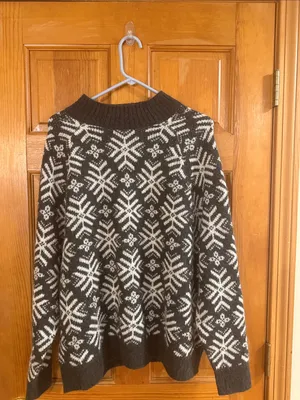Old navy snow flakes holiday print mock neck sweater size XXlarge . thumbnail 2