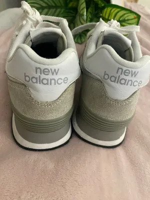 NEW BALANCE Classic 574 Lifestyle Sneaker Shoes Size Womens 6 - Men’s 4.5 thumbnail 3