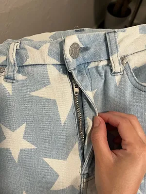 Madden Girl Steven Madden Light Blue Star-Print Flared Jeans Size 28 thumbnail 5