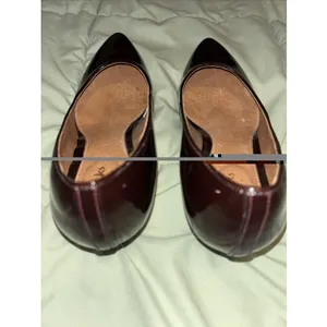 Clarks Artisan Sz 7.5 Burgundy Patent Leather Kitten Heel Pumps Pointed Toe thumbnail 7