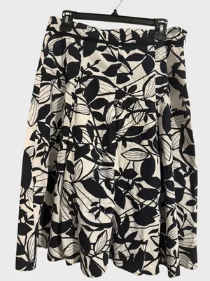 Yessica C&A Women’s Size 8 Black Ivory Floral Pleated A-Line Midi Skirt thumbnail 4