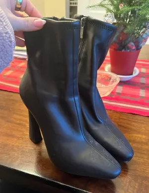 Heeled Boots thumbnail 1