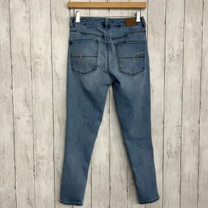 American Eagle Super Stretch Mid Rise Light Wash Distressed Skinny Jeans 6S thumbnail 2