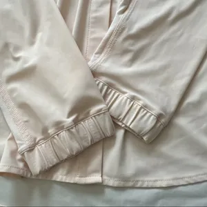 NEW WITH TAG -‎ !!RARE !!! Lululemon Day Trip Pink| SIZE: 8 thumbnail 4
