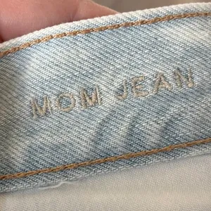American Eagle Outfitters Women's Size 00 Distressed Light Wash Mom Jeans thumbnail 8