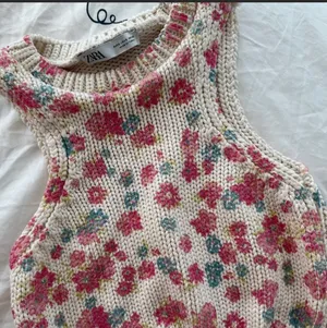 Zara Floral Knit Tank Top thumbnail 4