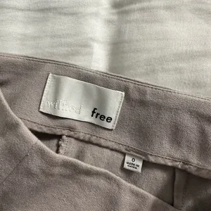 Aritzia Wilfred High Waist Tan Shorts *NEEDS REPAIR* thumbnail 5