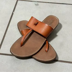 Mossimo‎ Supply Co Women T-Strap Brown Leather Sandals size 6 thumbnail 6