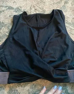 Fabletics Workout Top thumbnail 1