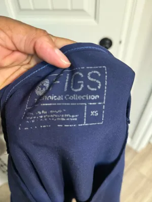 Women’s Figs Rare Scrub Top sz XS thumbnail 3