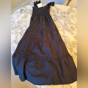 NWT Quince Smocked Midi Dress Black Women's Size XS (100% Organic Cotton) thumbnail 6