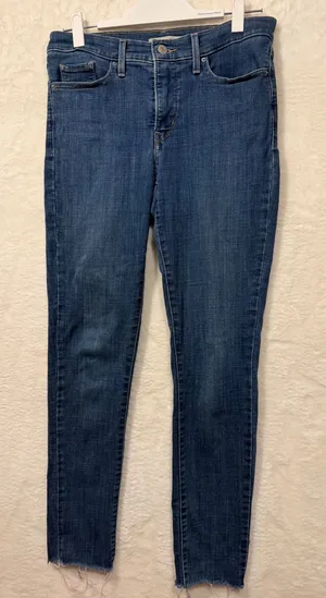 Levis‎ 311 Shaping Skinny Jeans Womens 29 Medium Wash Blue Raw Hem 19626-0471 thumbnail 1
