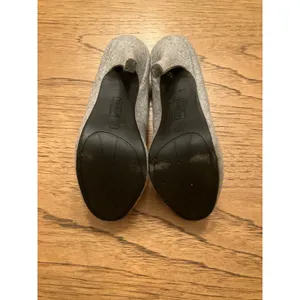 Bamboo Women's Gray Faux Suede Round Toe Stiletto Pumps Slip On US 9 thumbnail 7