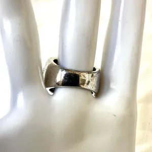 Silver tone rhinestone cocktail ring thumbnail 4
