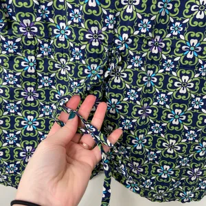 EUC SB Scrubs women’s green navy floral print v-neck‎ tie back pocket scrub top thumbnail 5
