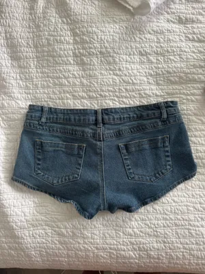 Edikted Low-Rise Jean Shorts thumbnail 3