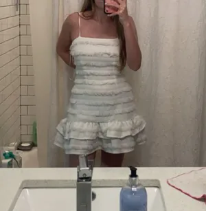 Dress thumbnail 3