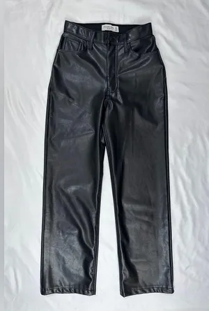 Abercrombie & Fitch Vegan Leather 90s Straight Pant Curve Love - Black - 24/00 thumbnail 6