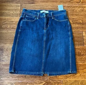 Levi’s perfectly slimming jean‎ skirt 27 thumbnail 1