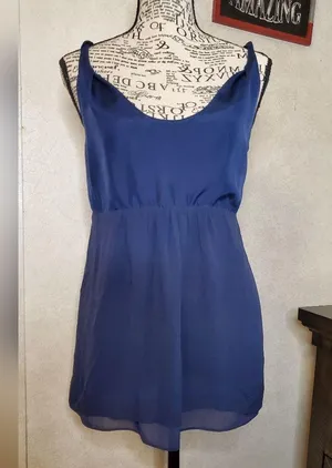 Banana Republic Elegant 100% Silk Blue Sleeveless Top. Size:S thumbnail 1