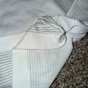 Lululemon Swiftly Tech Long Sleeve 2.0 Women 4 White Good Thumbholes Running thumbnail 4