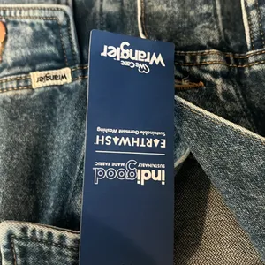 Wrangler Zip off sleeves Denim Jacket.  NWT thumbnail 4