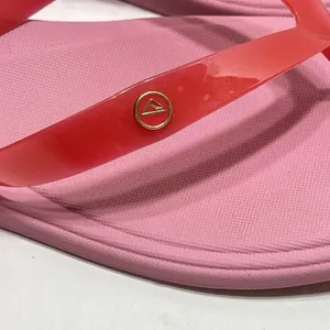 Reef Solaye Hibiscus Pink Red Flip Flop Sandals Womens 9 Beach Vacation thumbnail 3