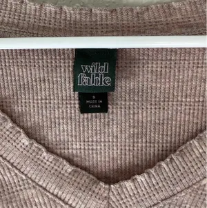 Wild Fable V-Neck Long Sleeve Fitted Cropped - Beige Size S thumbnail 3